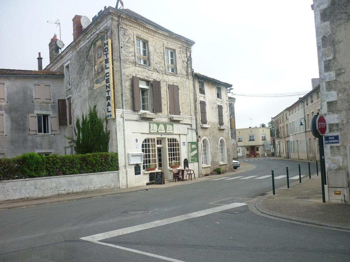 Hotel Central Chaunay Bagian luar foto