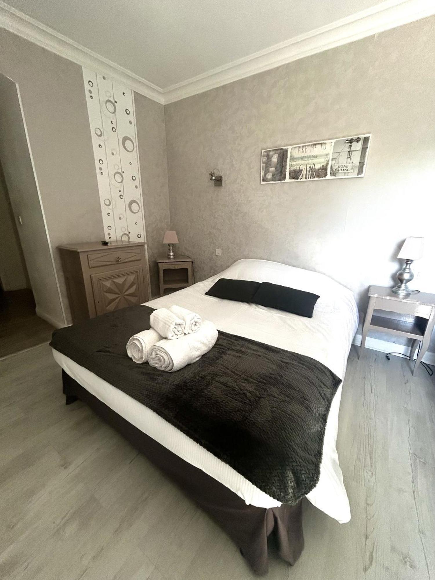 Hotel Central Chaunay Ruang foto