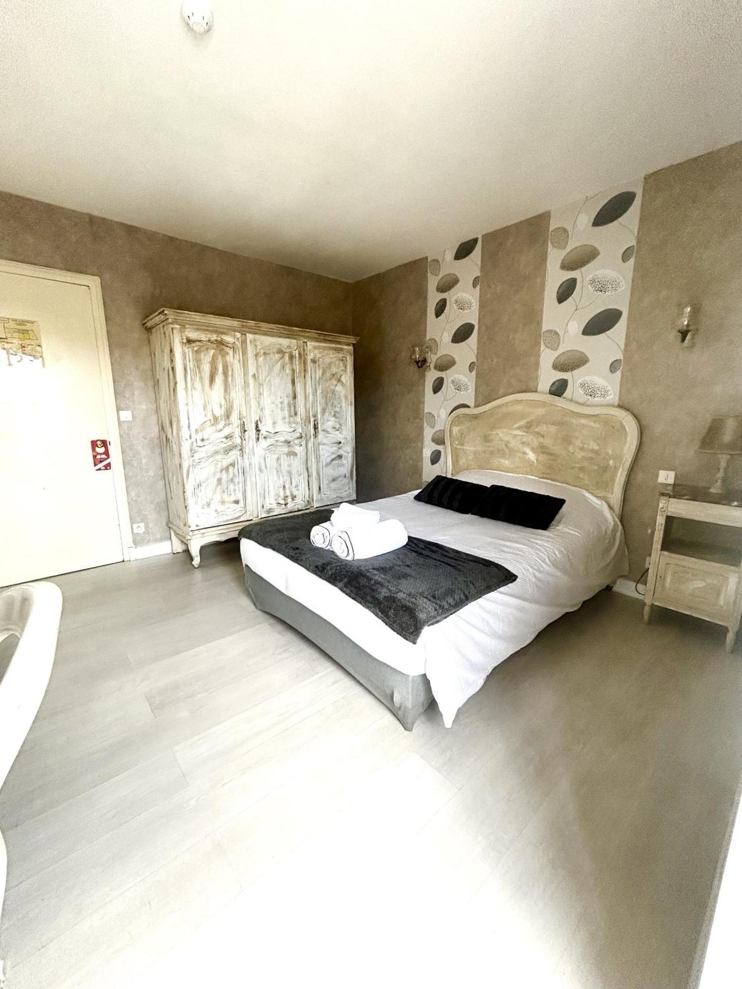 Hotel Central Chaunay Ruang foto