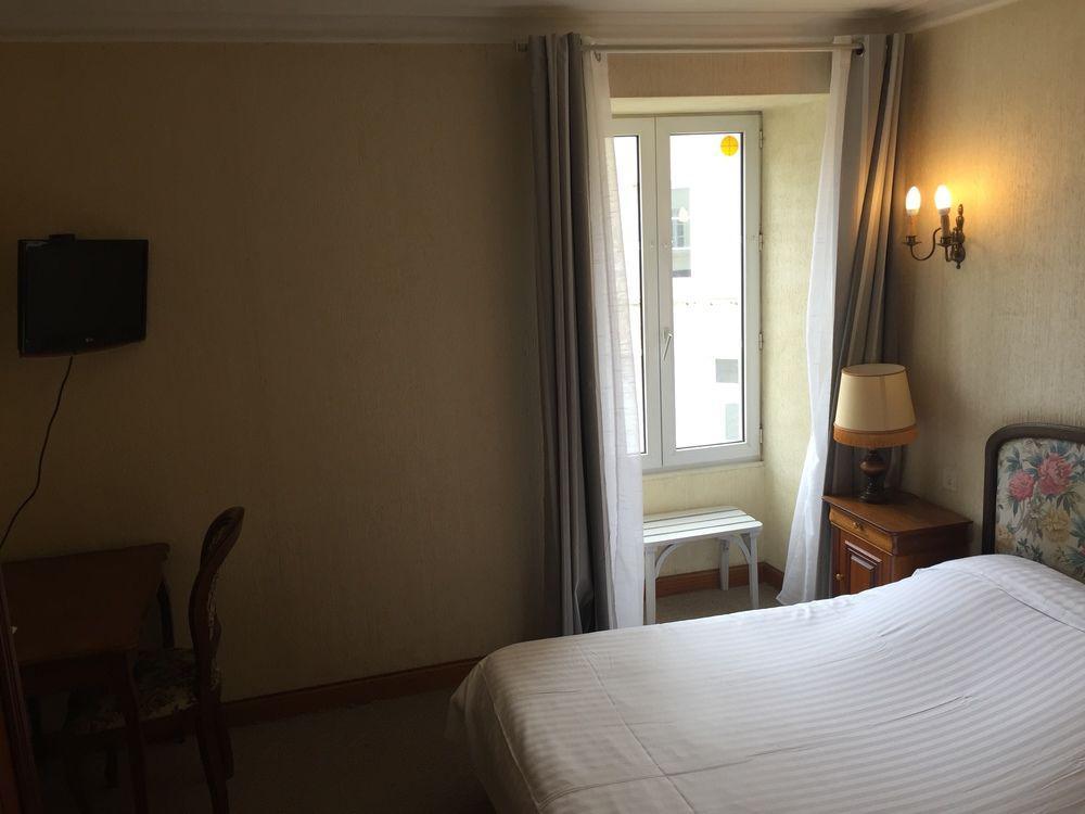 Hotel Central Chaunay Bagian luar foto