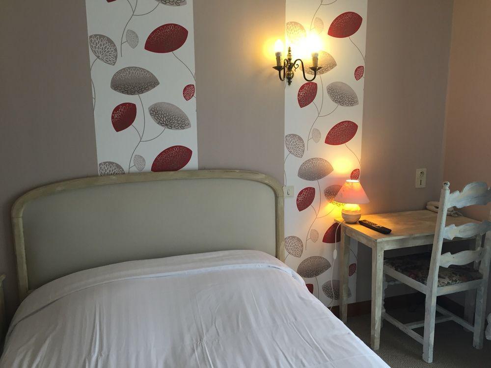 Hotel Central Chaunay Bagian luar foto
