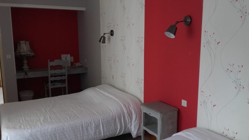Hotel Central Chaunay Bagian luar foto