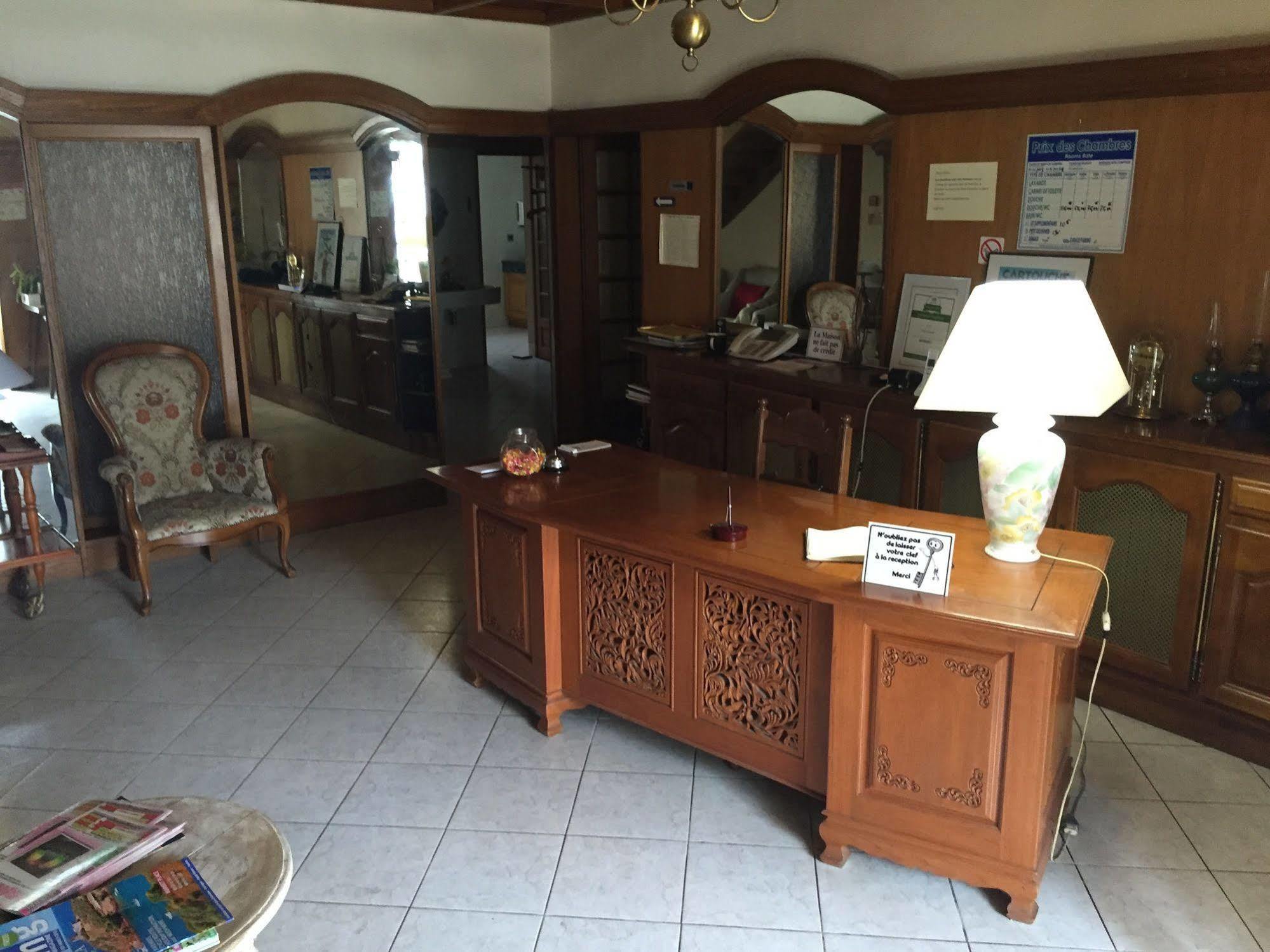 Hotel Central Chaunay Bagian luar foto